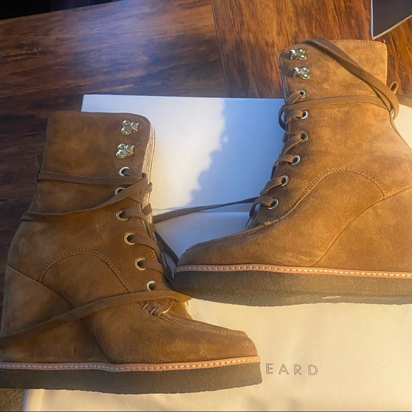 Ananya Wedge Bootie in Hazelwood
Veronica Beard - Picture 5 of 7